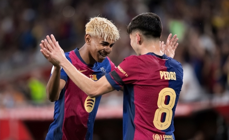 里程碑，利桑德罗-马丁内斯完成曼联生涯第100次出场