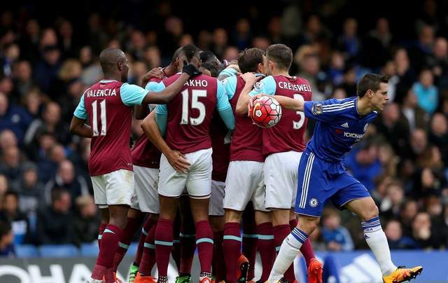 BLG暴打TES却深陷BUG风波！全华班有望世界赛夺冠，TES采访引热议