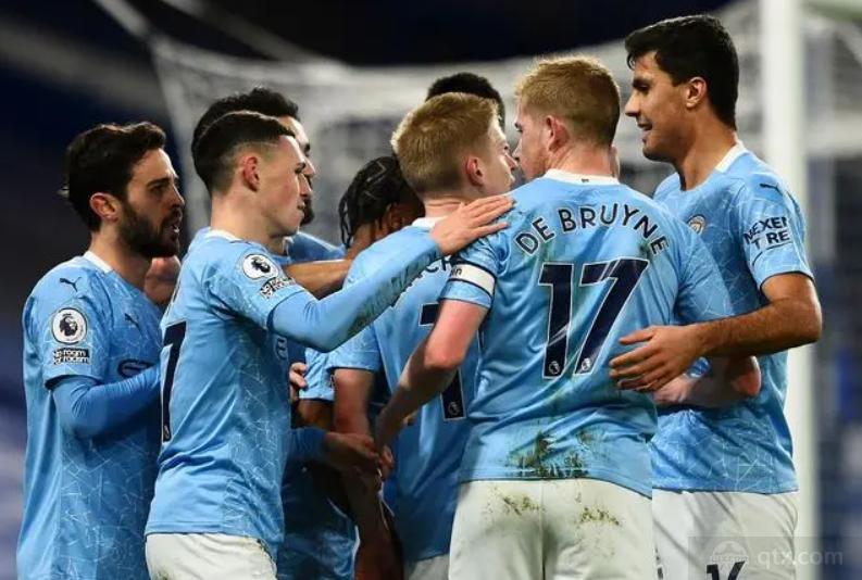 勇士三叉戟74分复仇：库里31+7+7连中关键球，送字母哥进空砍群