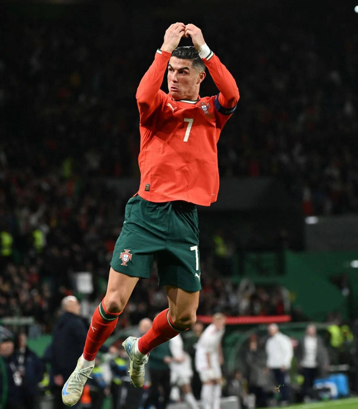 《漫威争锋》全新美术开发者更新放出，两款独特风格制服现已上线！