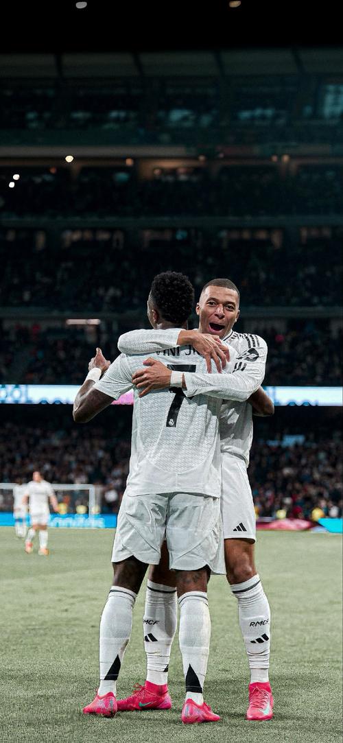 飞牛B组首秀艰难获胜，WE大场12连败，RW侠的状态很难走出B组！